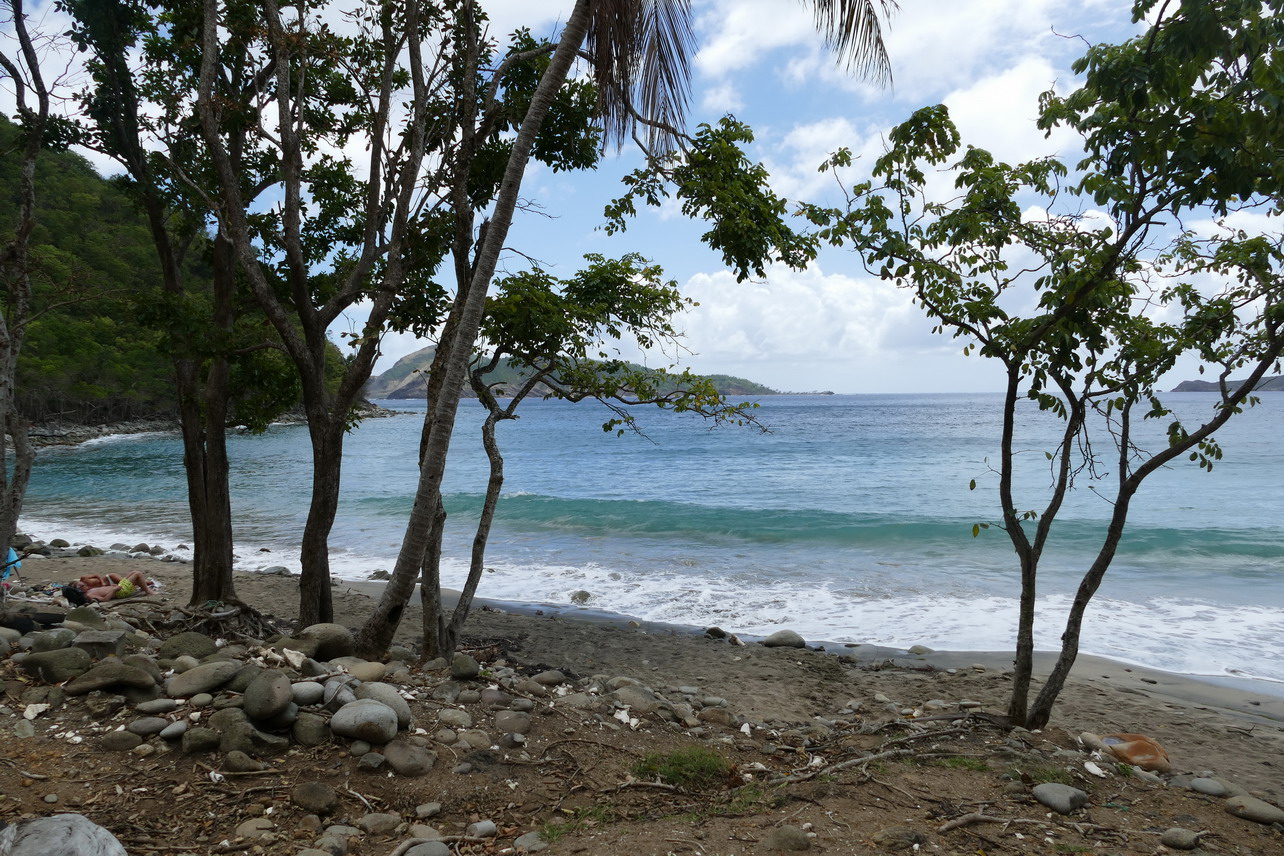 40. L'archipel des Saintes ; l'anse Crawen