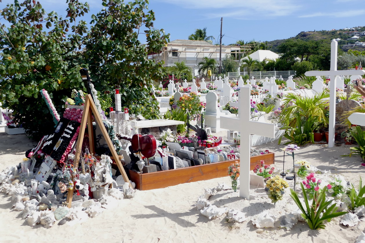 40. St Barth, cimetière de Lorient, la dernière demeure de Johnny