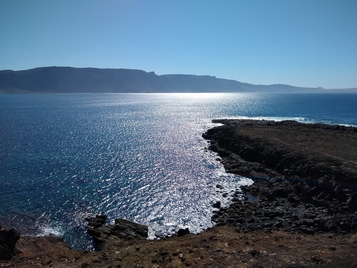 41. La Graciosa - la côte sud, déchiquetée