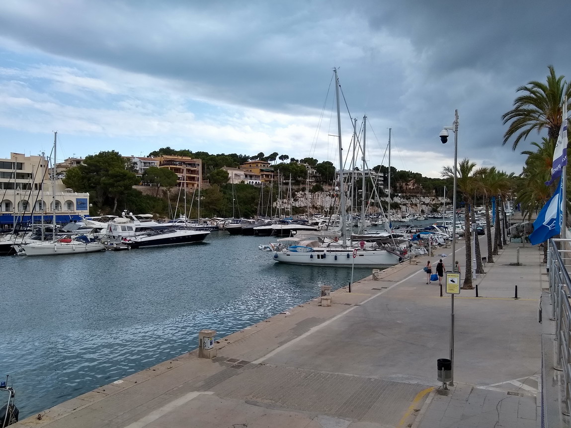 41. Porto Cristo ; c'est étroit et encombré !