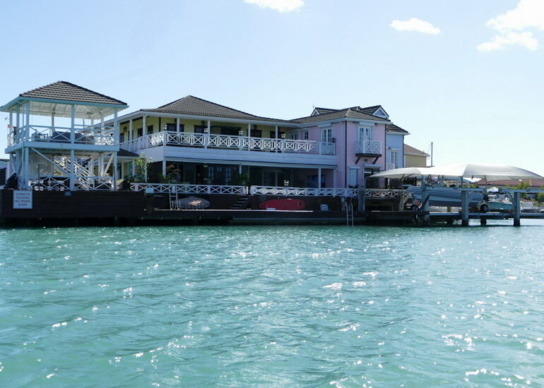 42. Antigua, la lagune de Jolly harbour