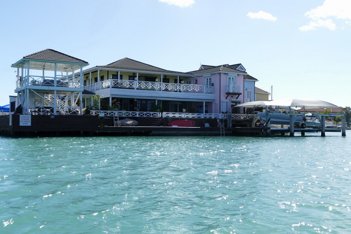 42. Antigua, la lagune de Jolly harbour
