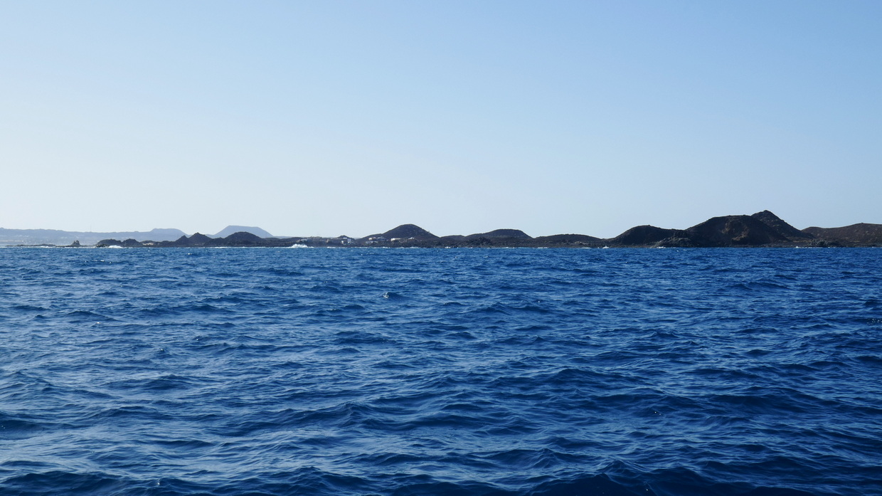 42. Au nord de Fuerteventura, le mouillage derrière l'îlot de Lobos