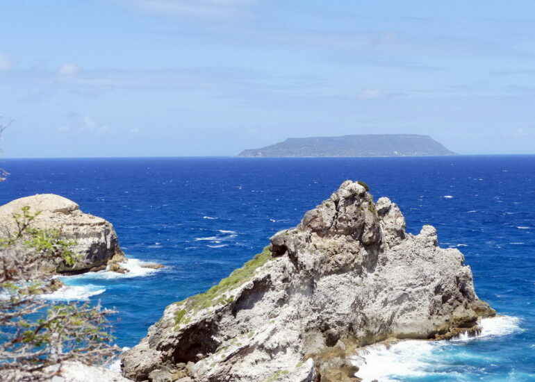 42. Guadeloupe, la Pointe des châteaux, la Désirade