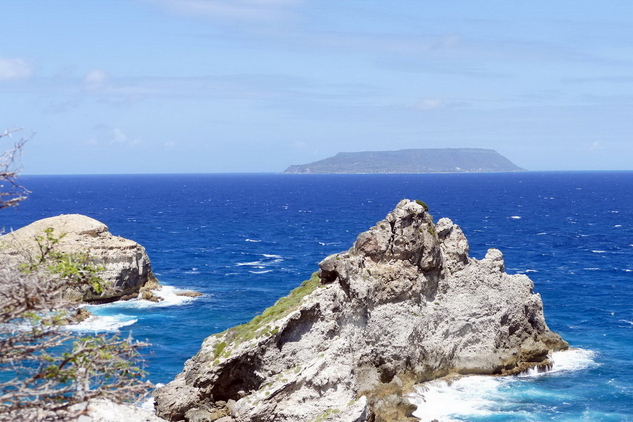 42. Guadeloupe, la Pointe des châteaux, la Désirade