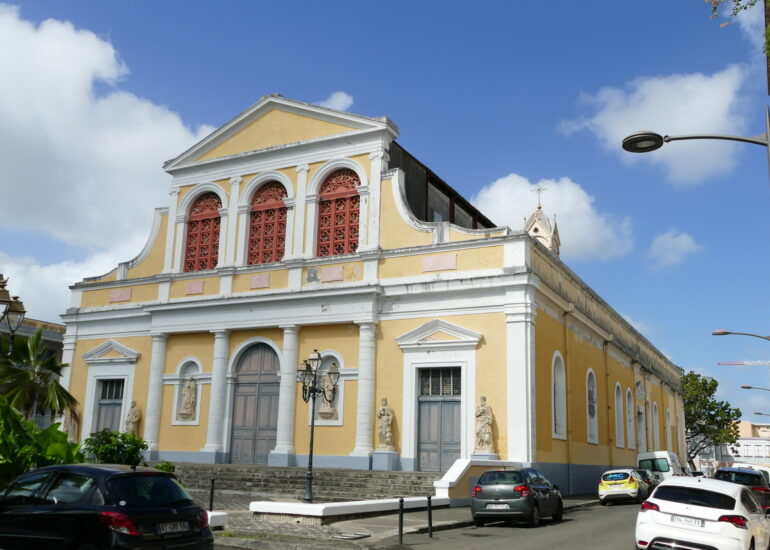 42. Pointe-à-Pitre ; l'église St Pierre et St Paul, dite aussi la cathédrale