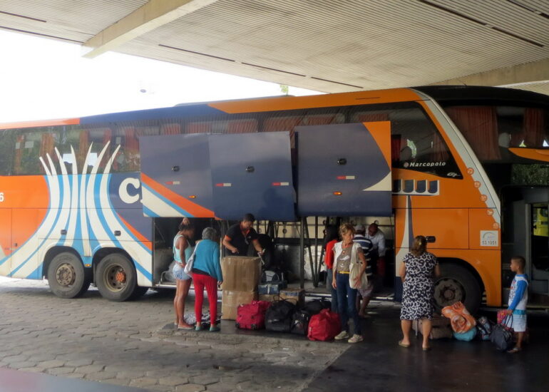 42. SdB, gare routière, nous embarquons pour Joao Pessoa (950 km) : Mindelo est au bout de la route