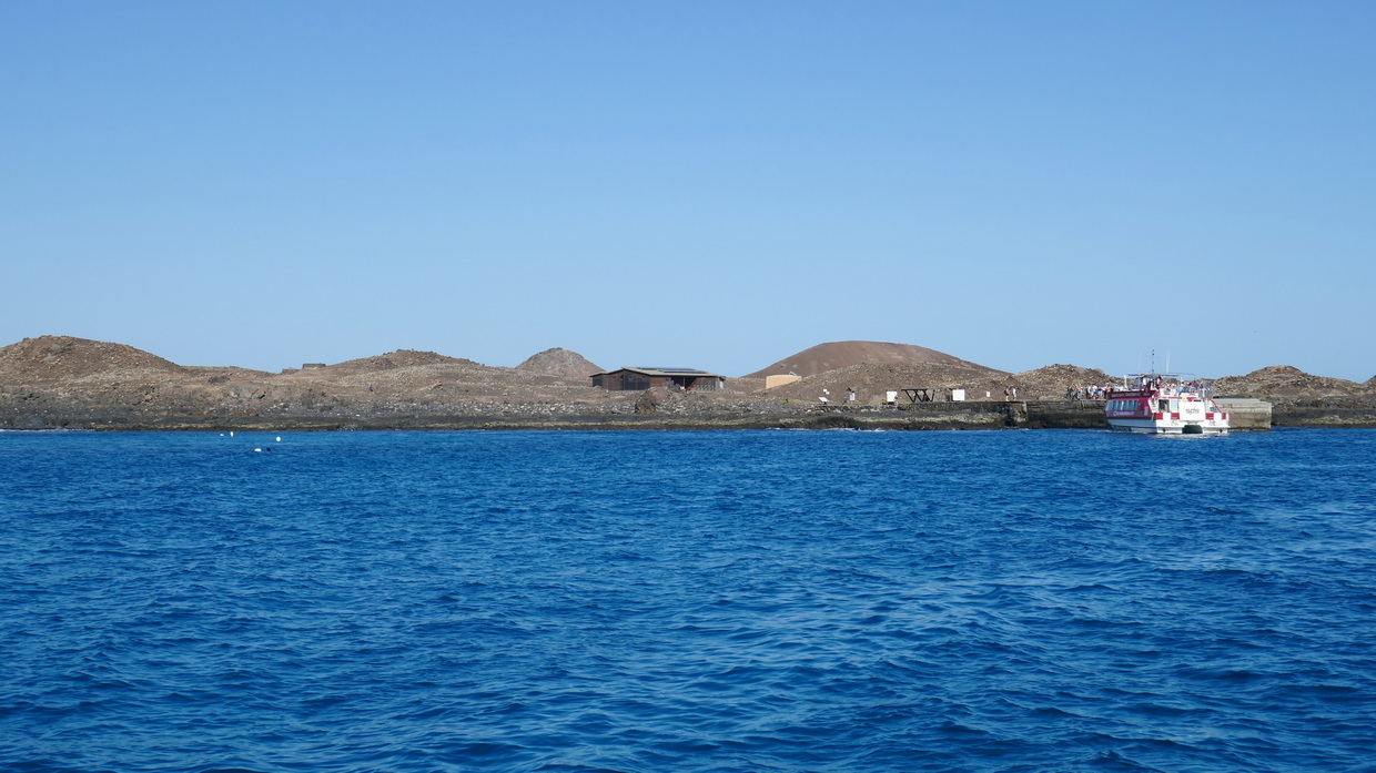 43. Au nord de Fuerteventura, le mouillage derrière l'îlot de Lobos