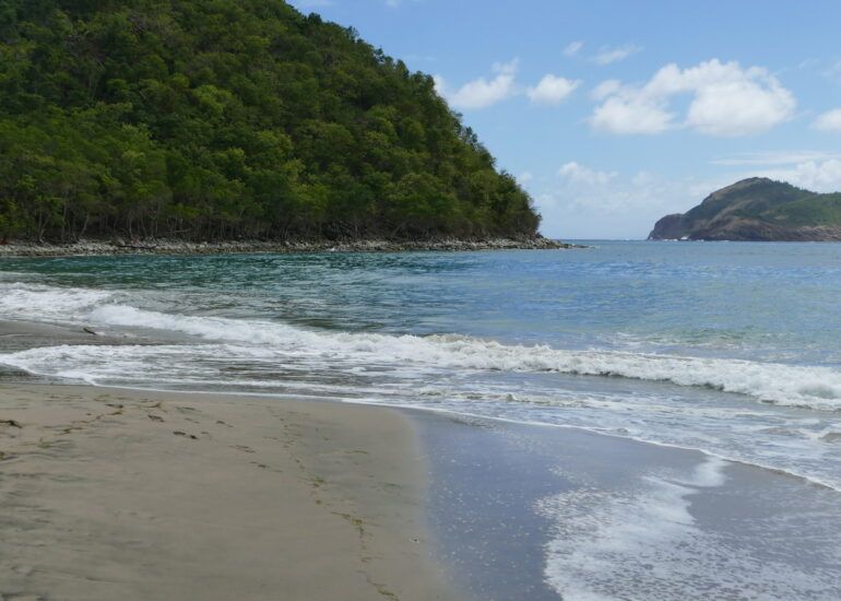 43. L'archipel des Saintes ; l'anse Crawen