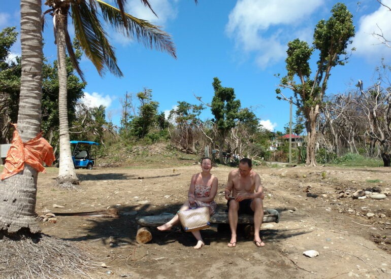 44. La plage du Figuier a été quelque peu dévastée par le cyclone