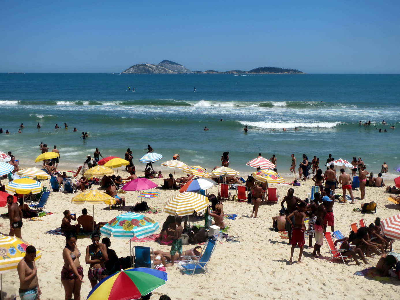 45. Plage d'Ipanema, les vagues sont parfois assez brutales