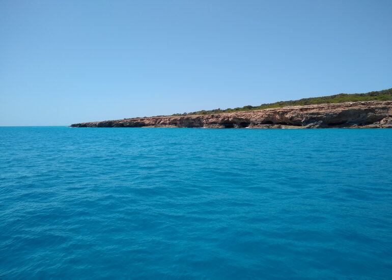 46. Le cap Salinas aux eaux turquoises, la pointe SE de l'île