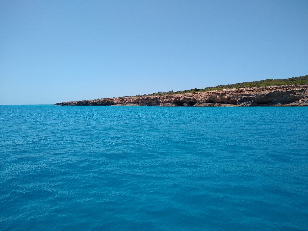 46. Le cap Salinas aux eaux turquoises, la pointe SE de l'île