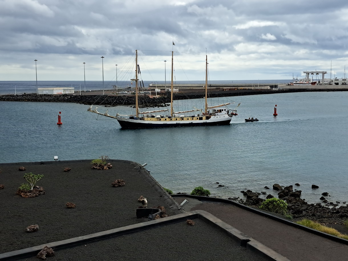 48. Arrecife, notre voisin suédois quitte le port