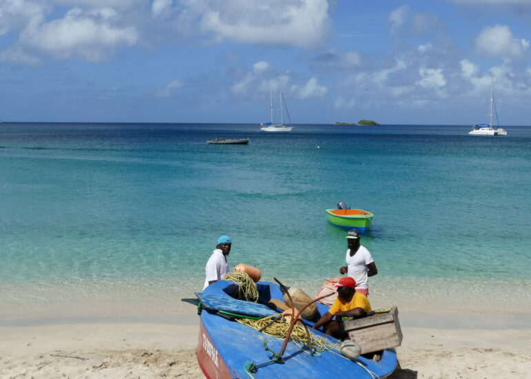 48. Hillsborough, le chef-lieu de l'île, côté mer