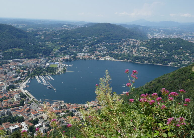 54. Côme et le lac de Côme vus de la coline de Brunate
