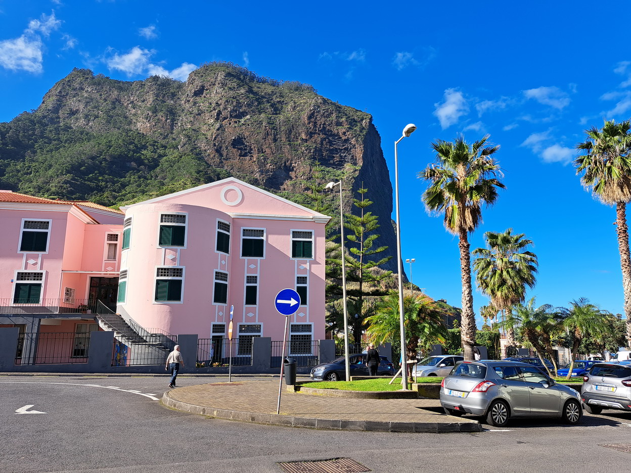 70. Madère, Caniçal, port de pêche