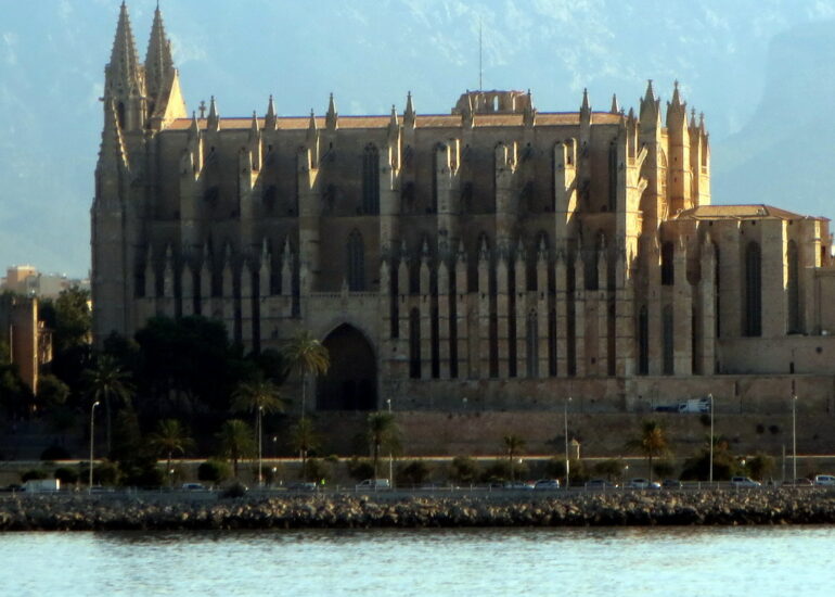 9. Palma, la cathédrale vue de la mer
