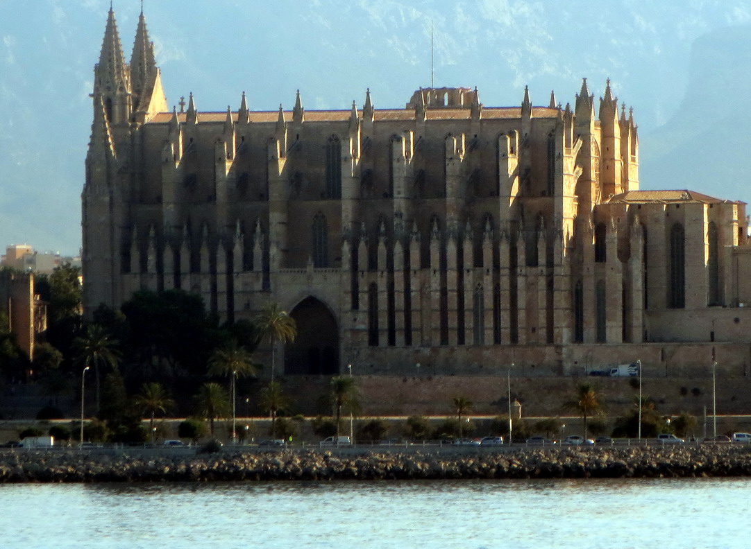 9. Palma, la cathédrale vue de la mer