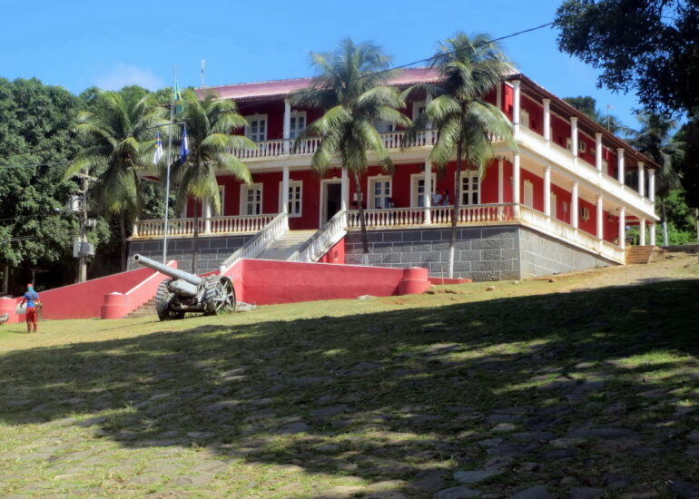 9. Vila dos Remédios, la grande ville, palacio de Sao Miguel
