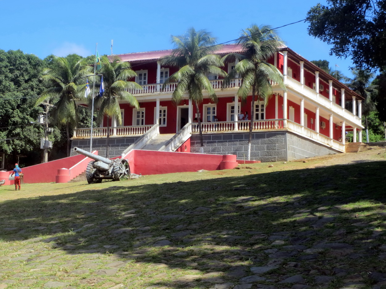 9. Vila dos Remédios, la grande ville, palacio de Sao Miguel