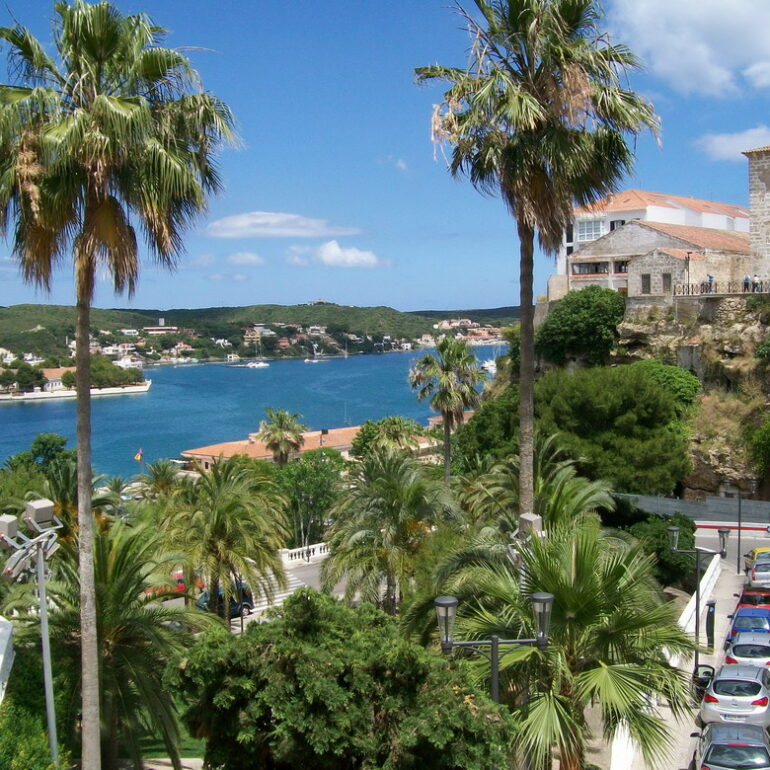 14. Minorque, la grande cala de Mahon