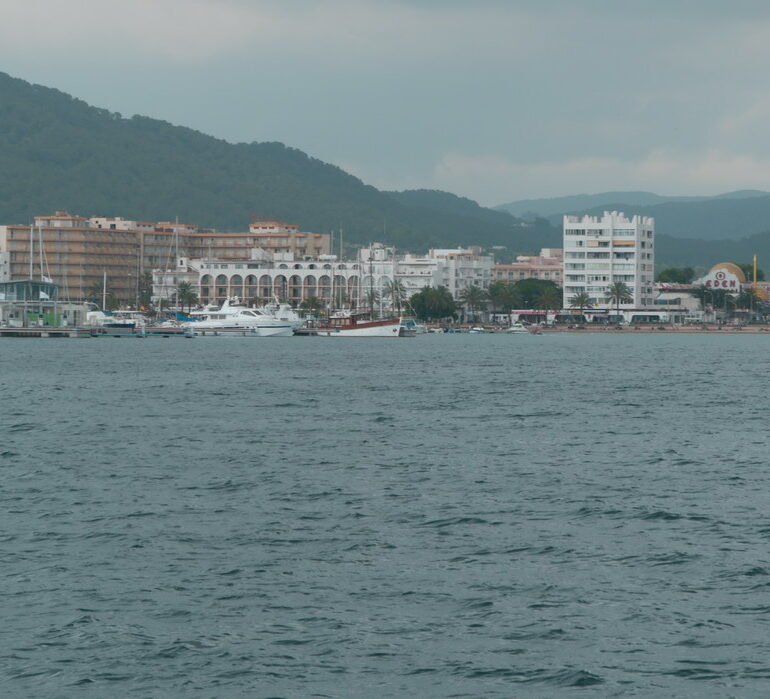 18. Ibiza, San Antonio de Abad, beaucoup de béton !