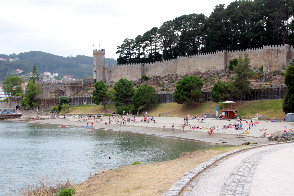 11. Baiona, castello di Montereale