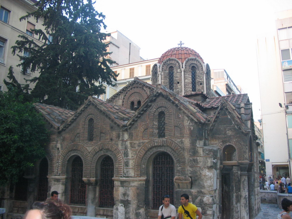 15. Athènes et sa vieille église byzantine de Kapnikréa