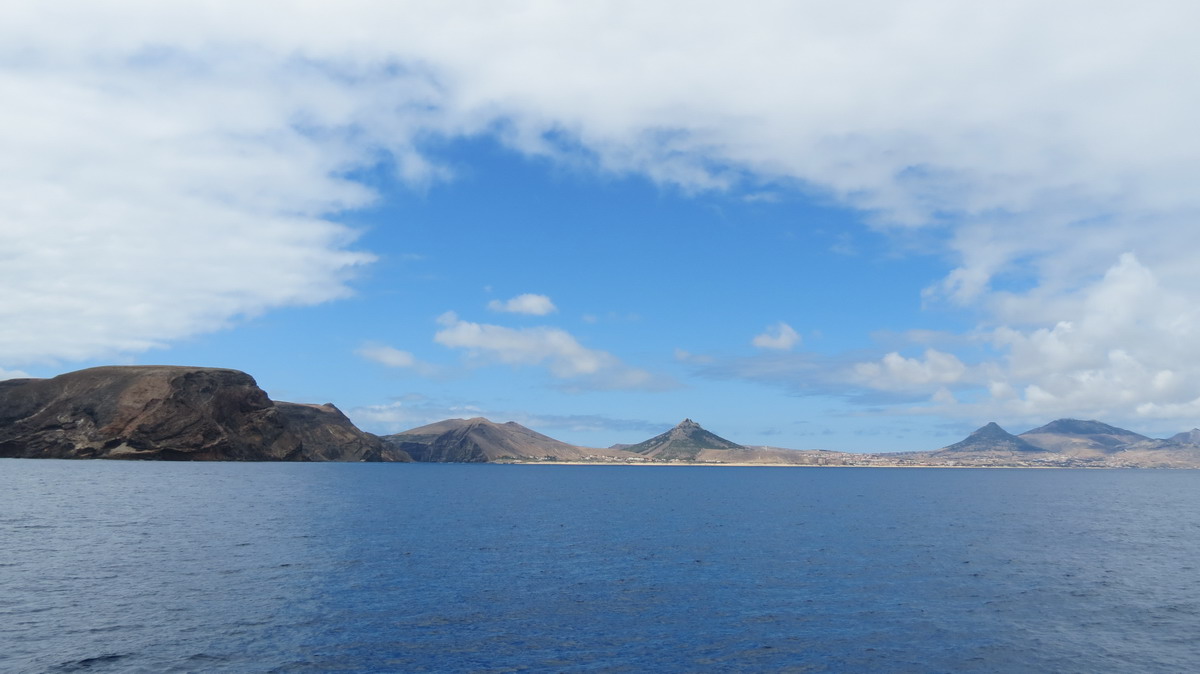 15. Porto Santo, l'autre île de l'archipel de Madère, vue du sud