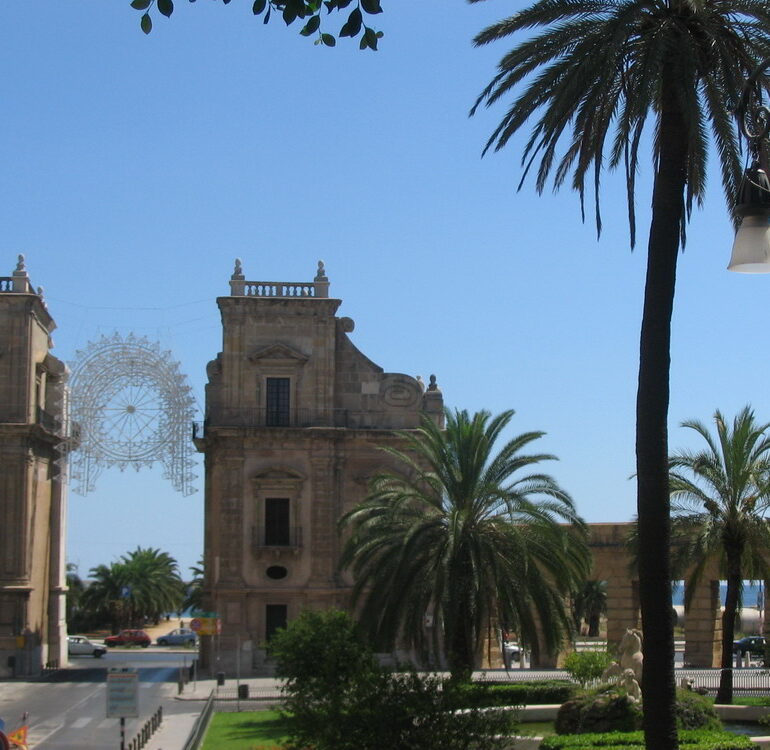 17. Porta felice