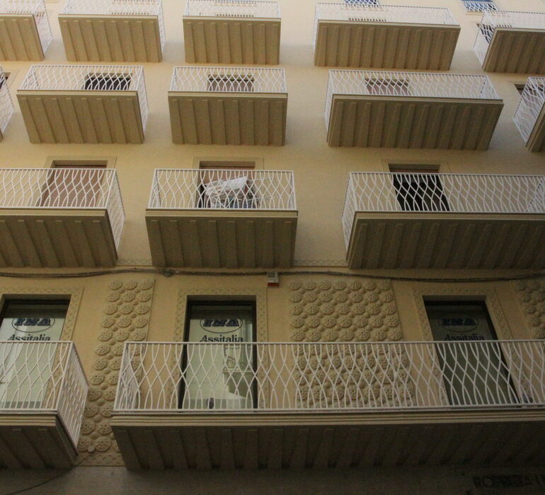 18. Trapani, immeuble d'assurance