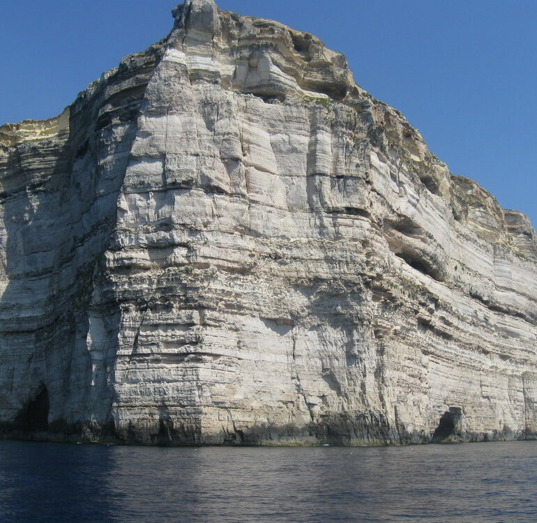 27. Falaises de l’île de Gozo