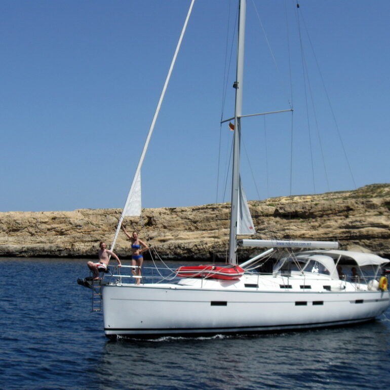 8. Willi arrive à Dwejra bay